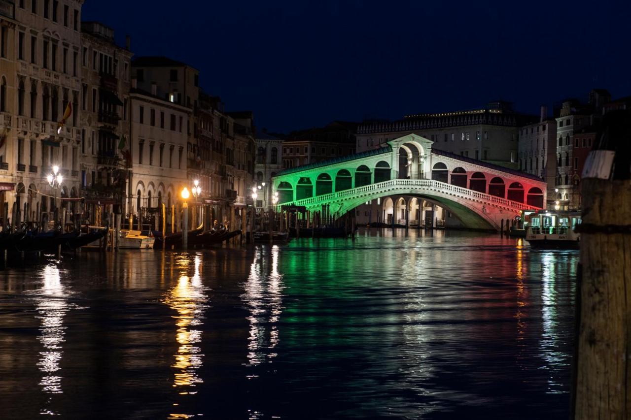 Отель Al Gazzettino Венеция Экстерьер фото